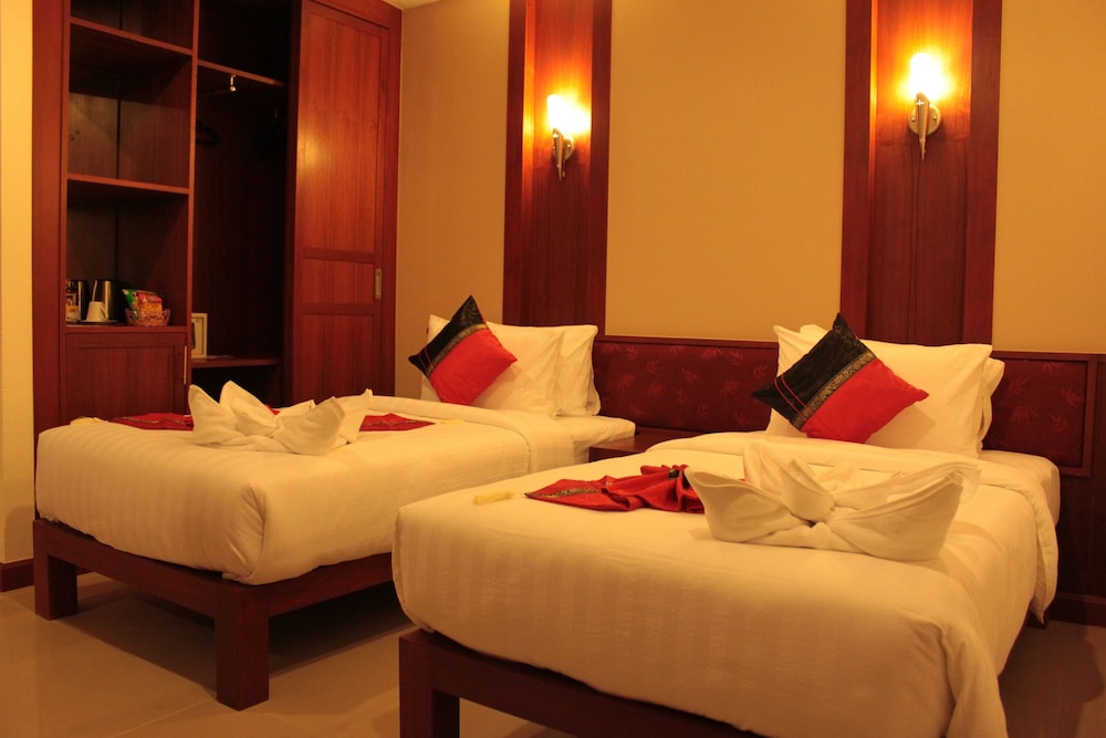 Patong Hemingway's Hotel