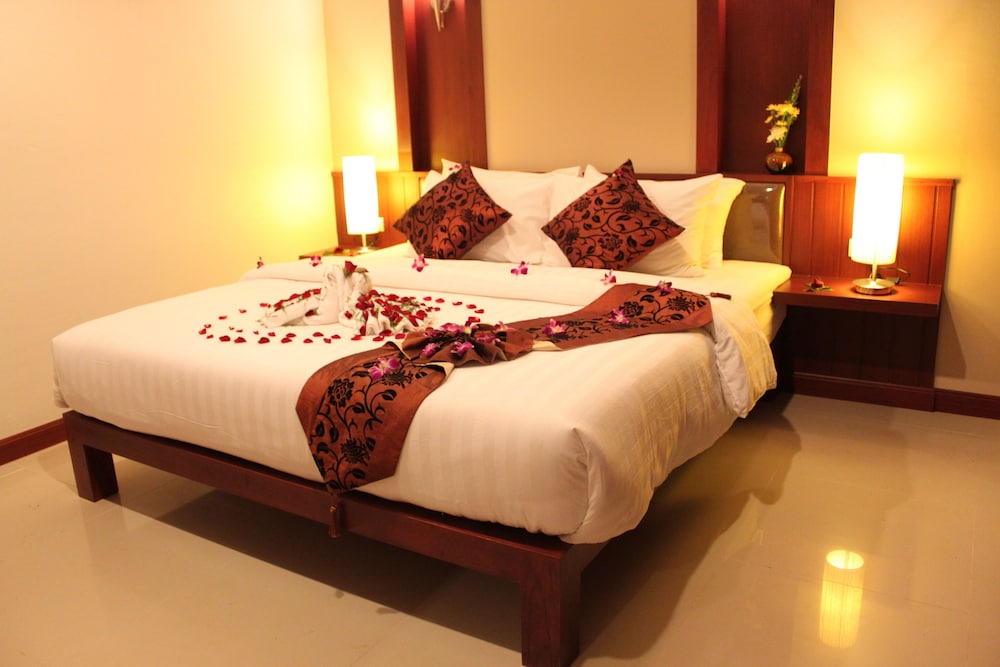 Patong Hemingway's Hotel