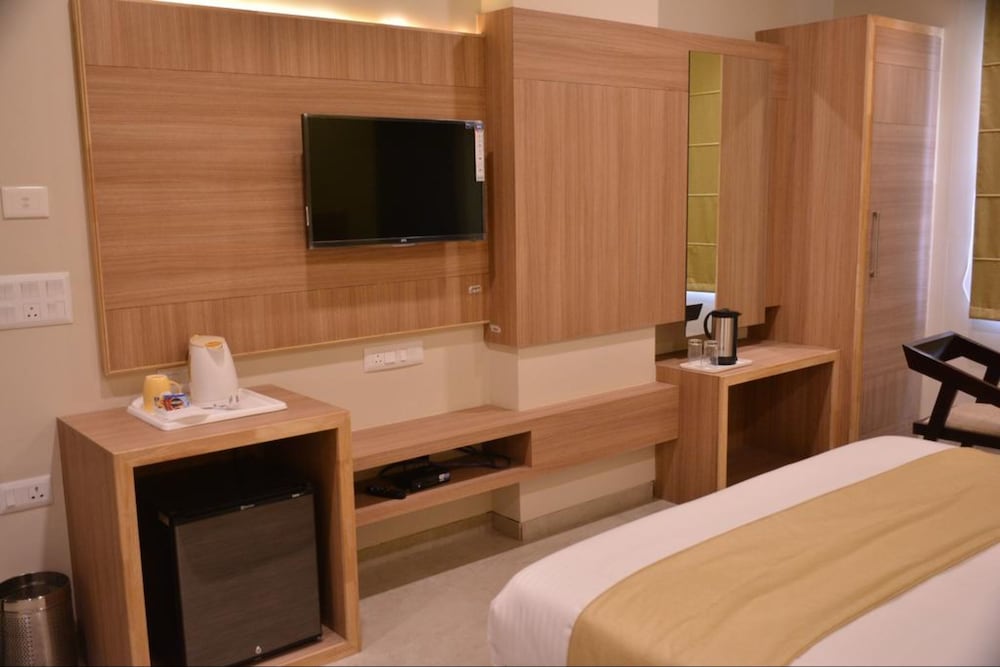 Hotel Silver Pride Near Jaipur Airport
