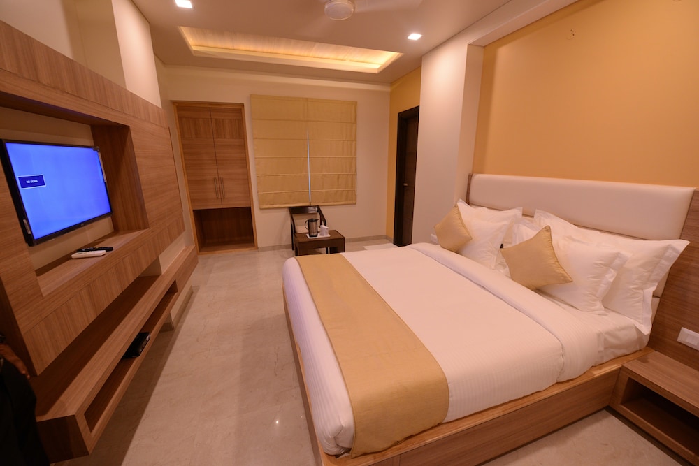 Hotel Silver Pride Near Jaipur Airport