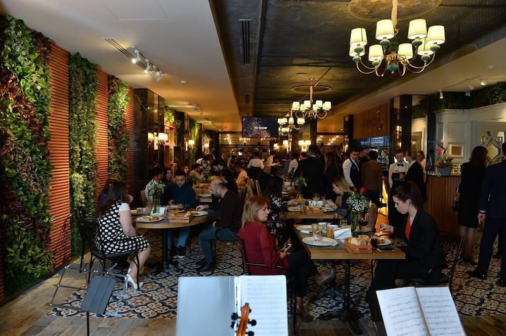 Theatrum Hotel Baku