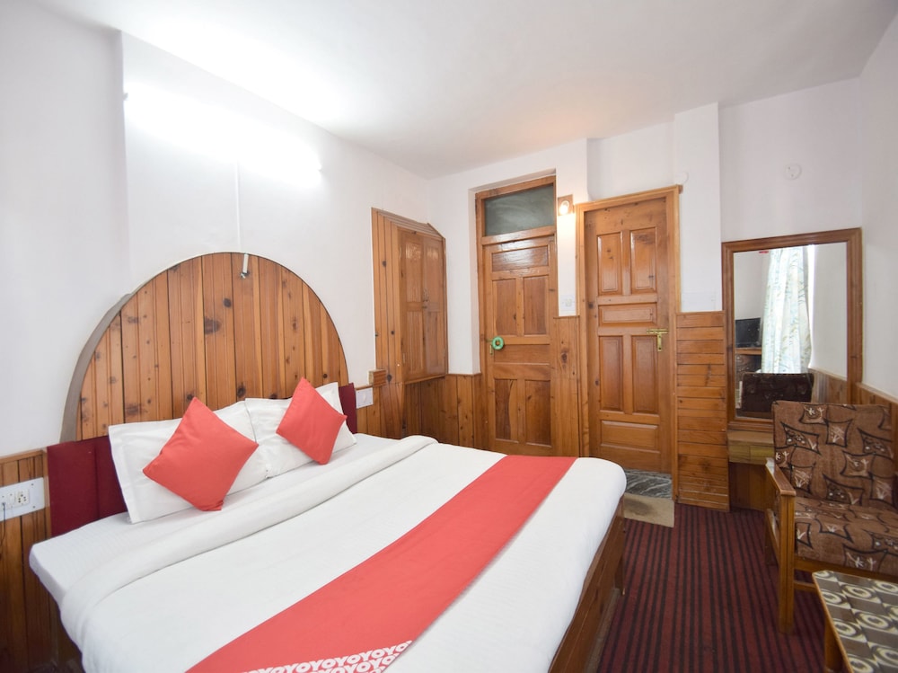 OYO 8643 Hotel Shambhala