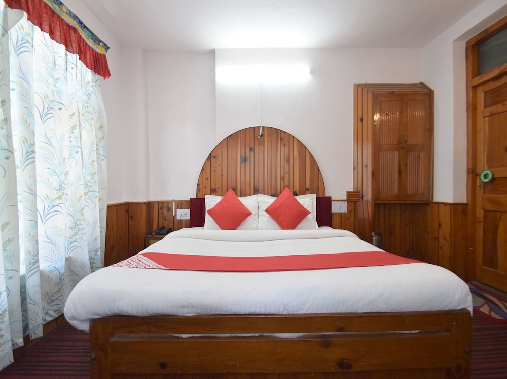 OYO 8643 Hotel Shambhala