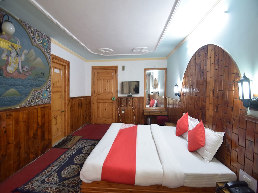 OYO 8643 Hotel Shambhala