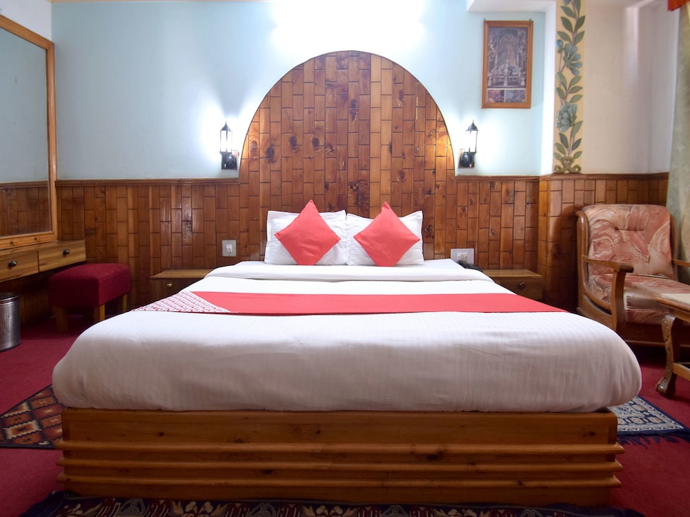 OYO 8643 Hotel Shambhala