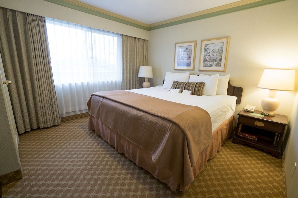 Royal Scot Hotel & Suites