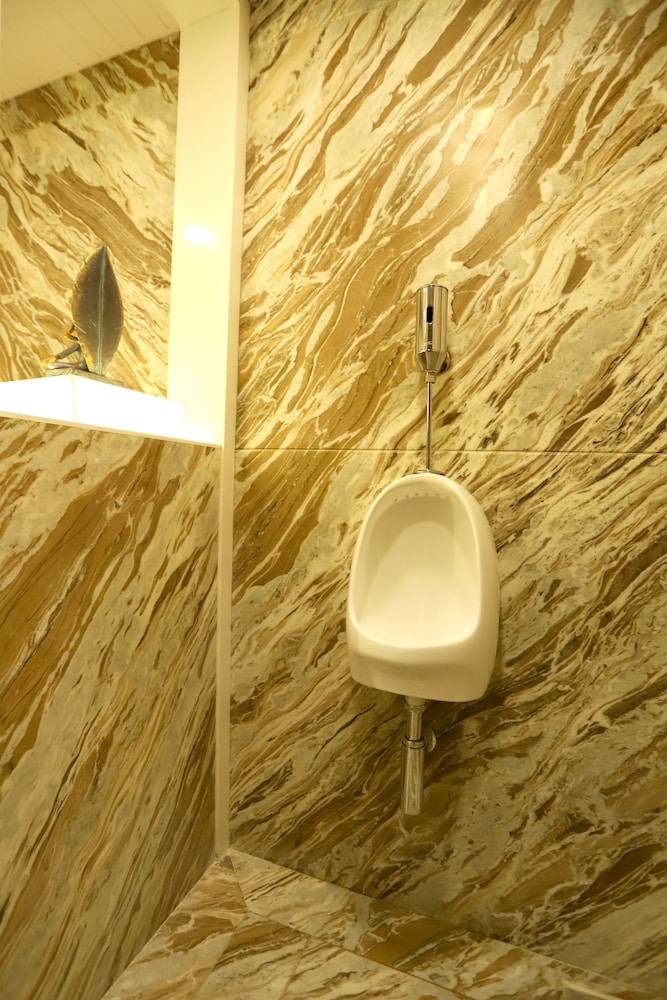 Hotel Grand Girdhar