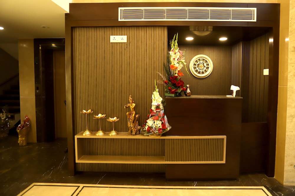 Hotel Grand Girdhar