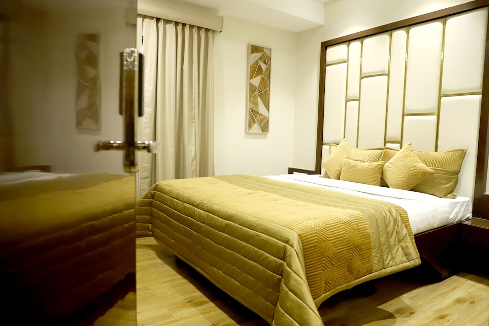 Hotel Grand Girdhar