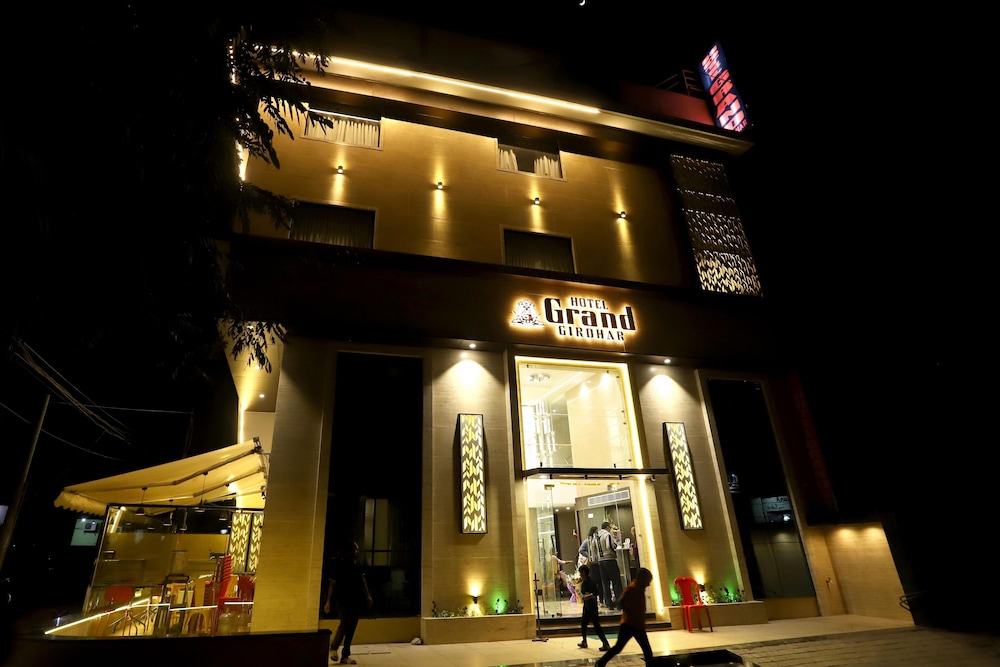 Hotel Grand Girdhar