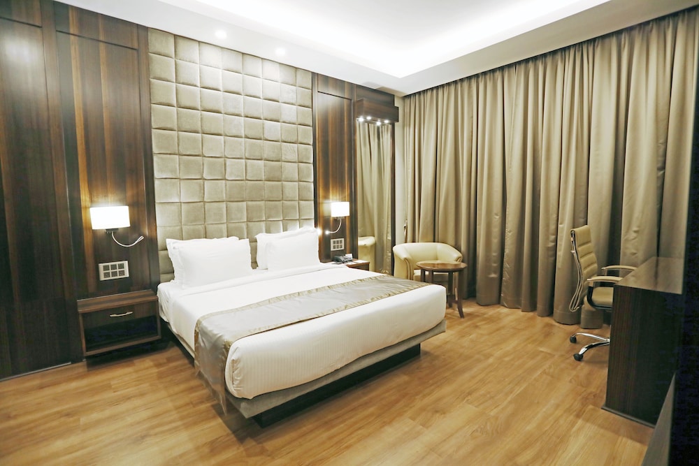 Ramada Jamshedpur, Bistupur