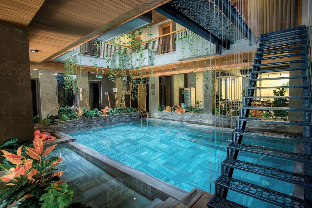 Lahome Boutique Villa and Apartment
