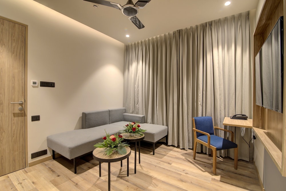 7 Apple Hotel Tonk Road, Jaipur