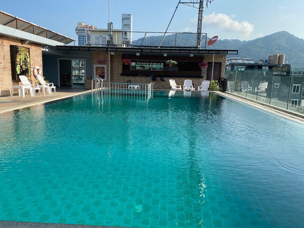 77 Patong Hotel & Spa