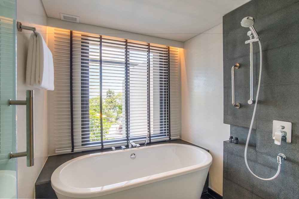 The ShellSea Krabi Luxury Beach Front Resort & Pool Villa