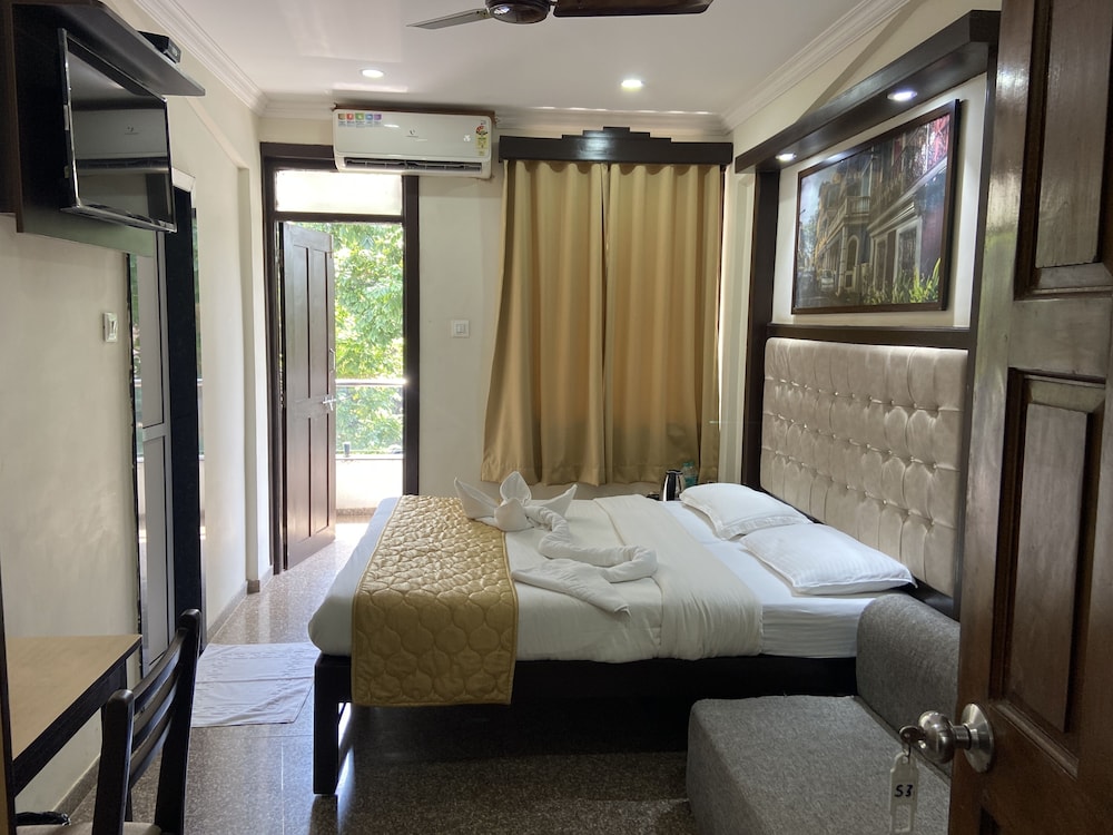 Valentine's Retreat - Near Candolim Beach