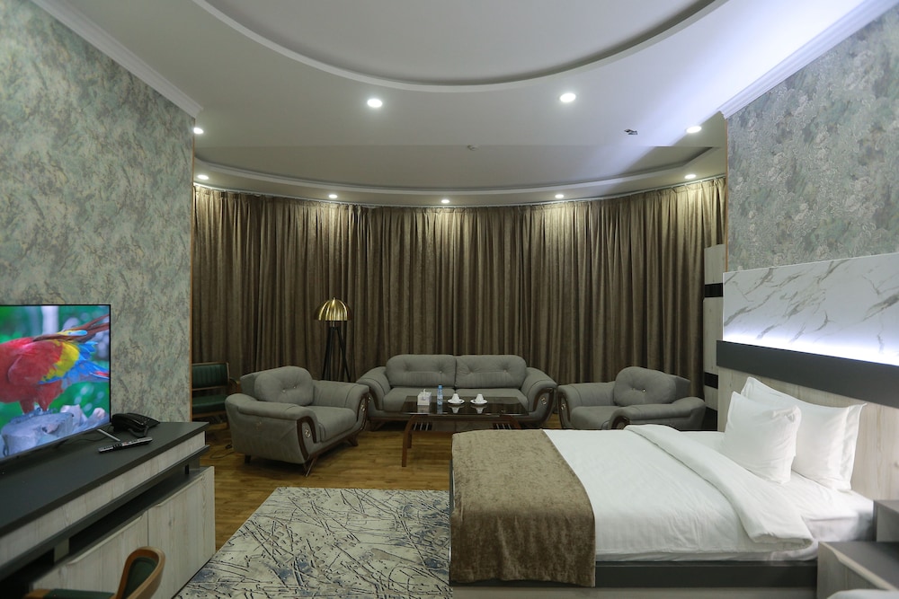 Ada Hotel