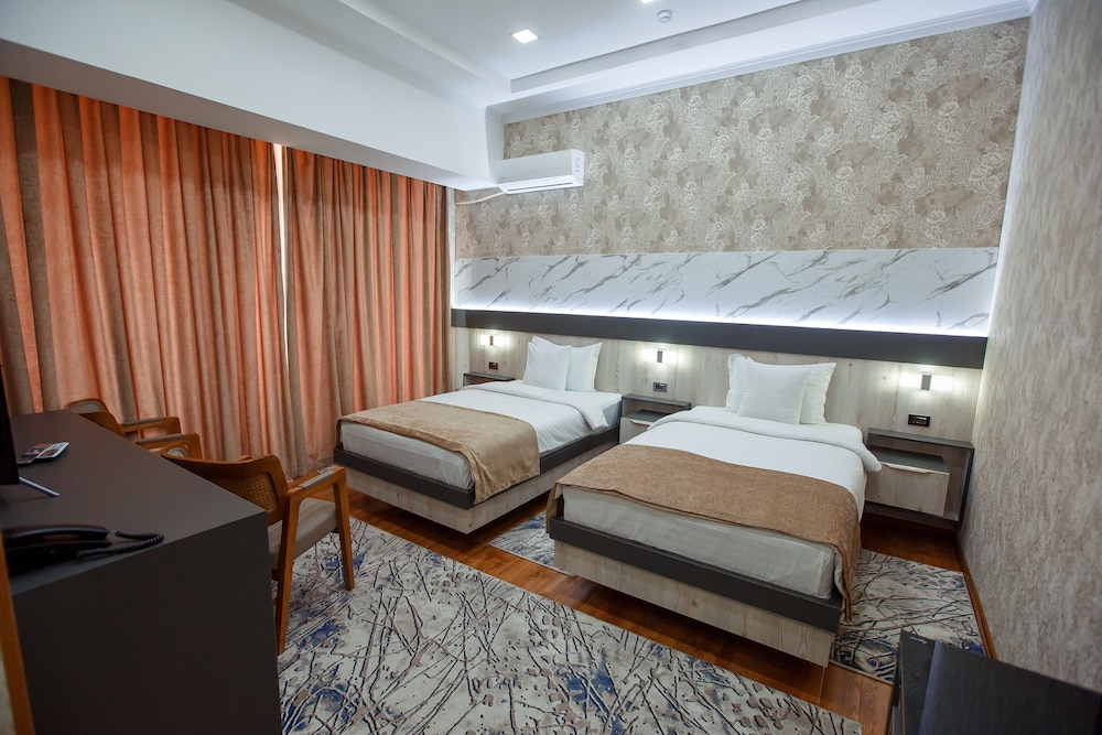 Ada Hotel