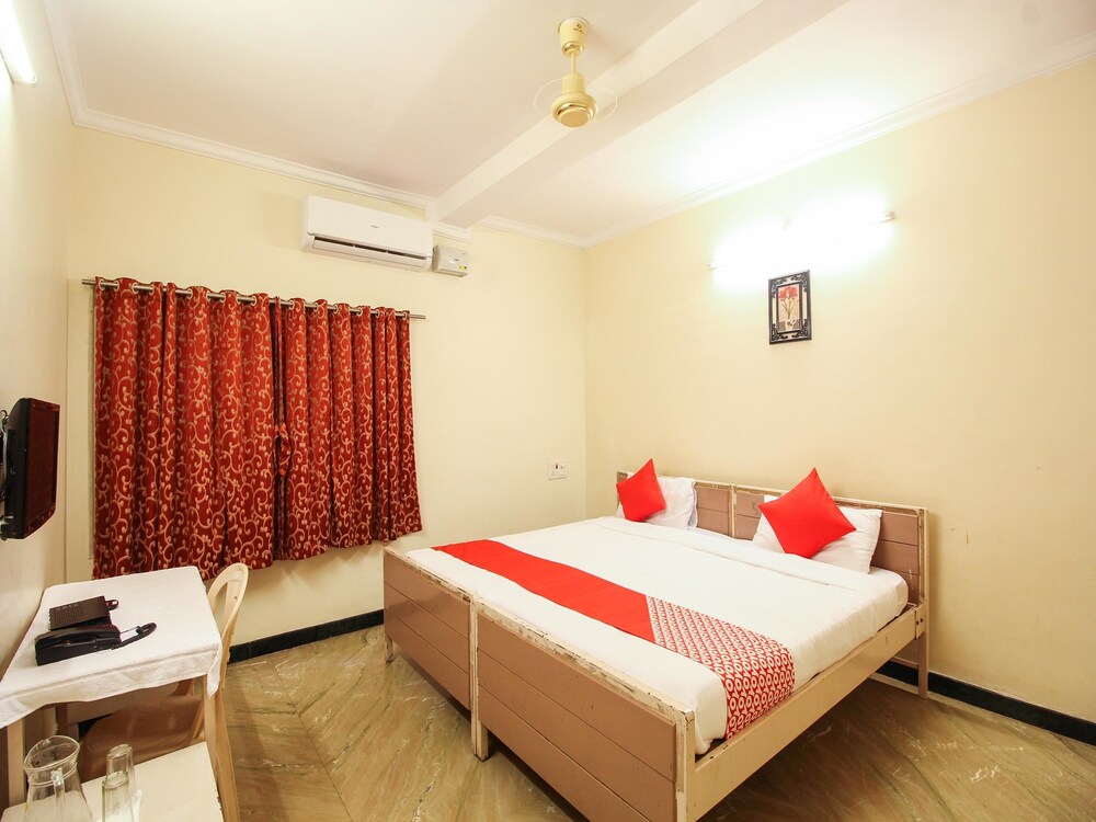 Hotel O Kingston Residency
