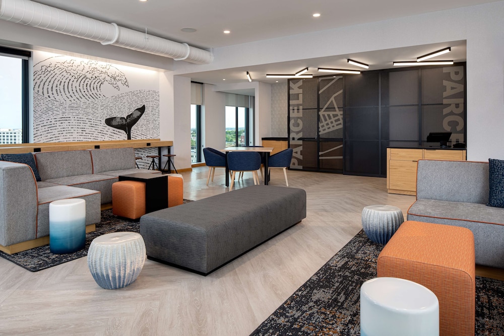 Hyatt Place Boston/Seaport District