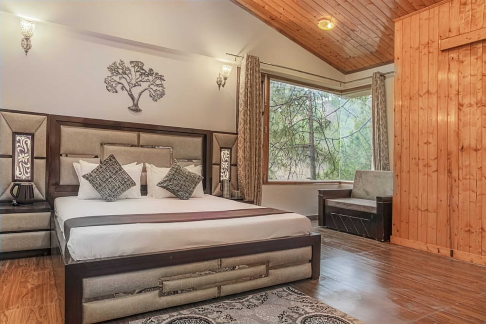 The Kasauli Roots I Open Air Lawn & Rooftop I Bonfire I Best Stay I Kasauli By Exotic Stays