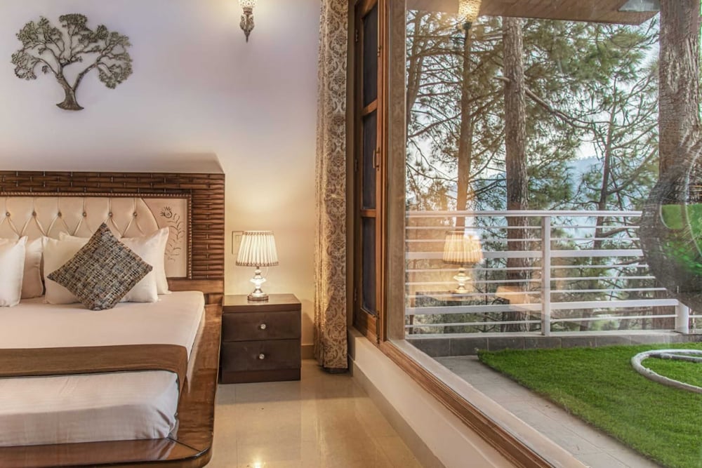 The Kasauli Roots I Open Air Lawn & Rooftop I Bonfire I Best Stay I Kasauli By Exotic Stays
