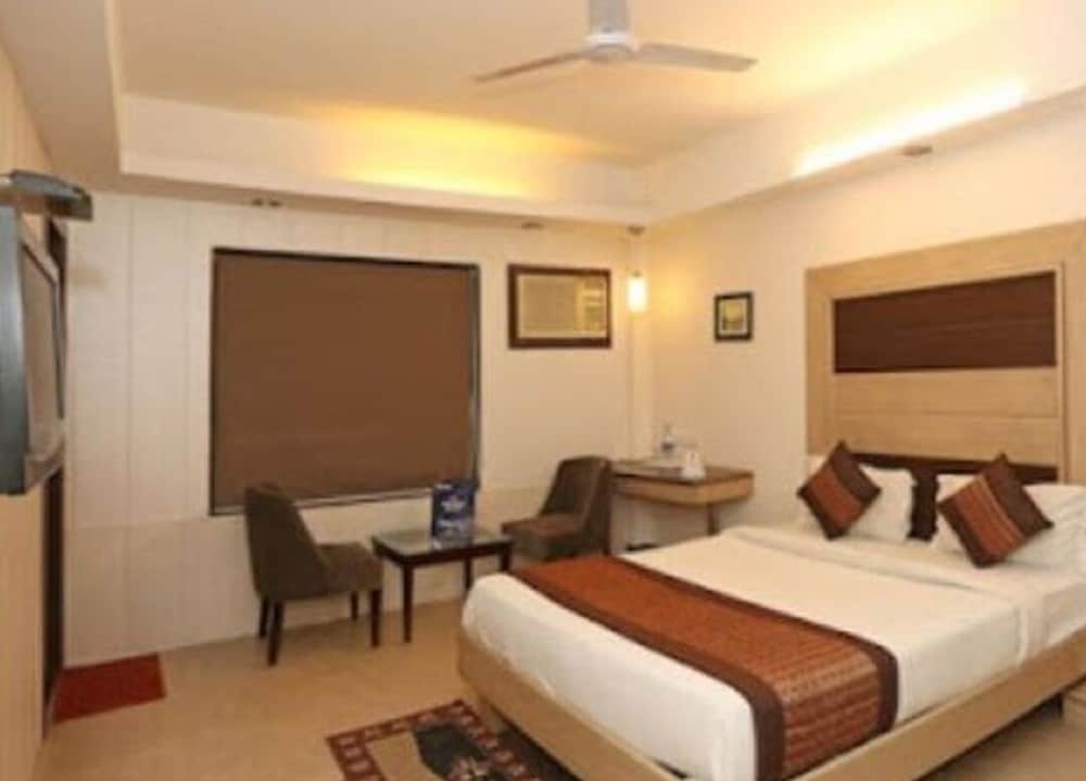 Pacific Inn Huda City Center