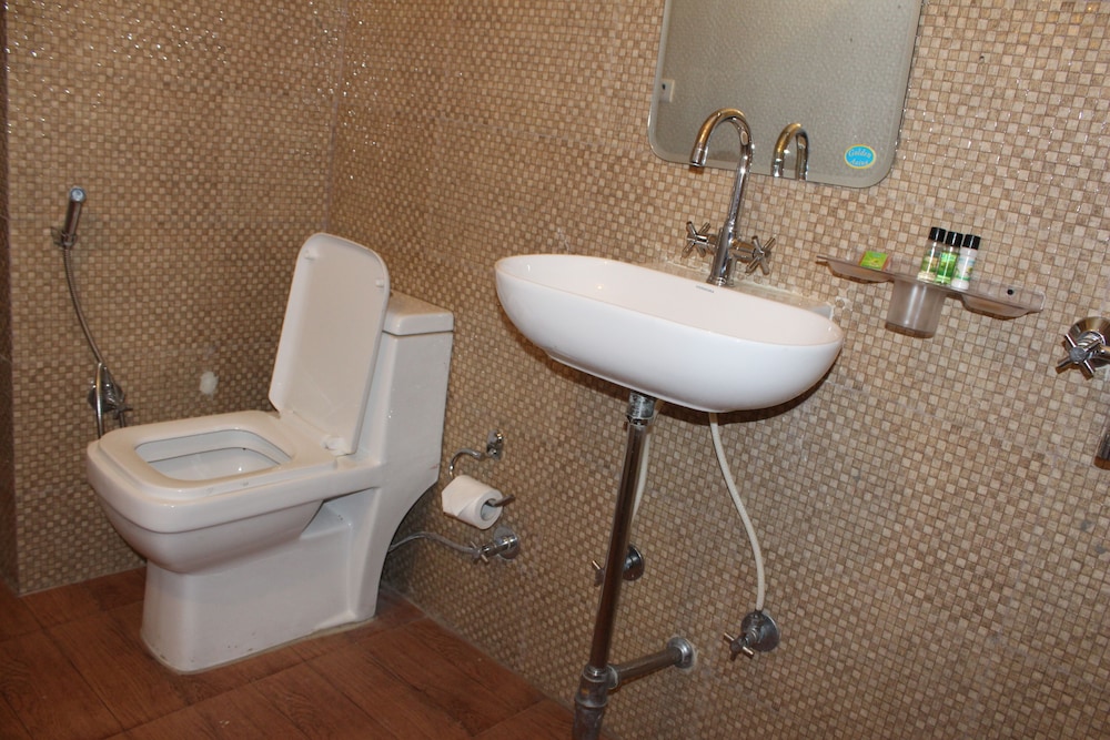 Pacific Inn Huda City Center