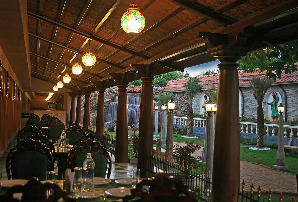Hotel Kumararraja Palace