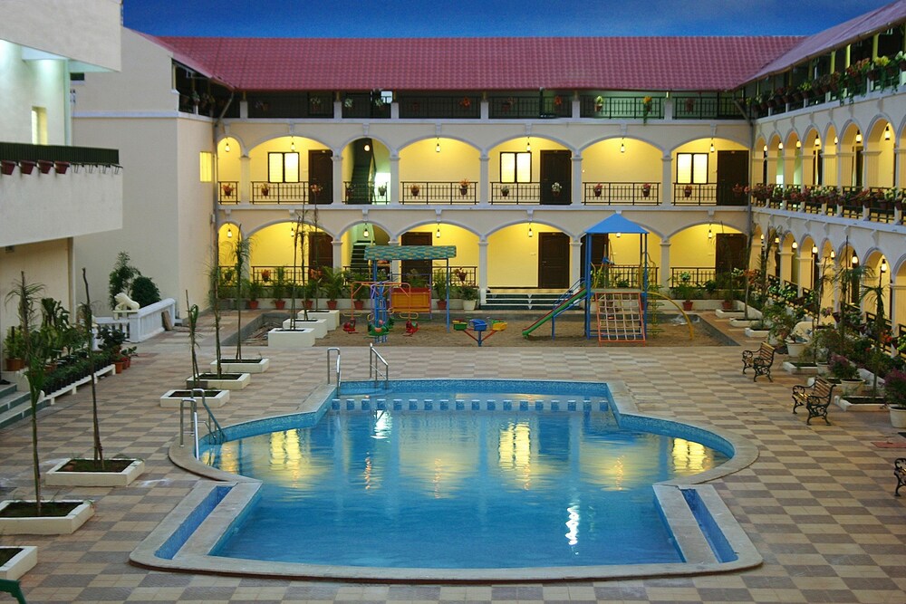 Hotel Kumararraja Palace