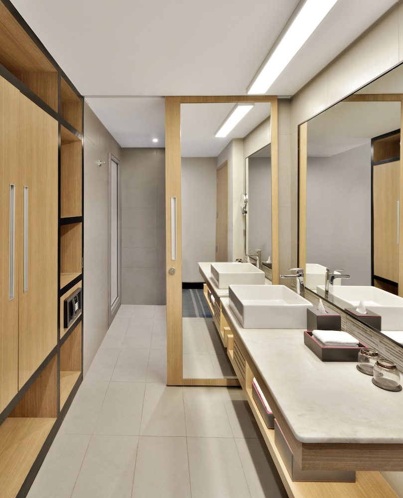 Aloft New Delhi Aerocity