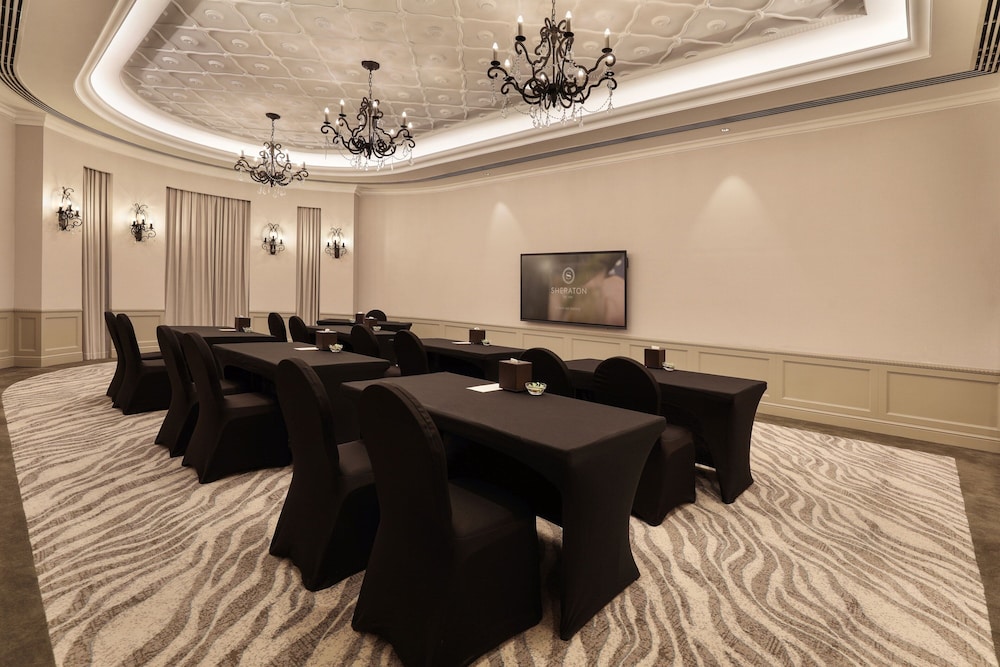 Sheraton Abu Dhabi Hotel & Resort