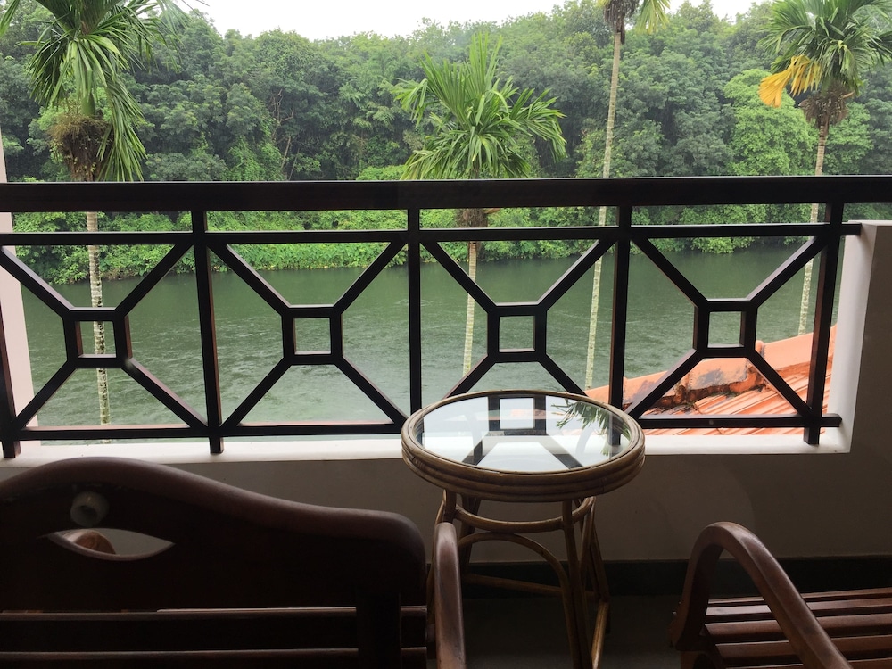 River Banks Madaparambil Resorts