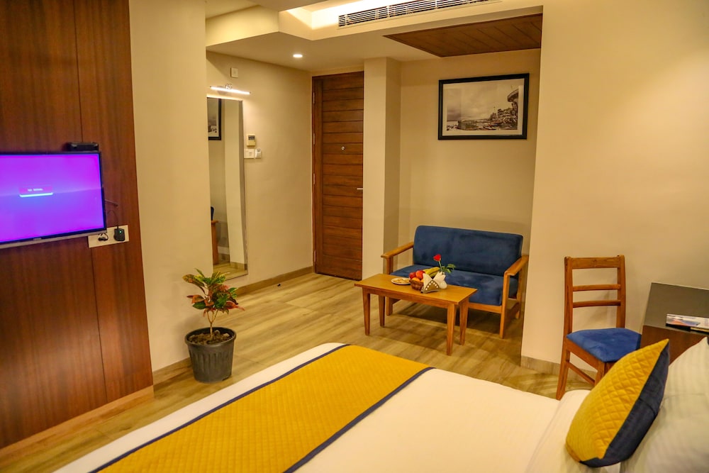 Four Leaf Hotel Sapphire Blue, Varanasi