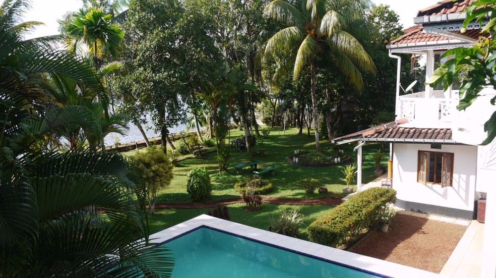  River View Villas