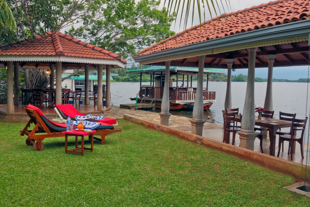  River View Villas