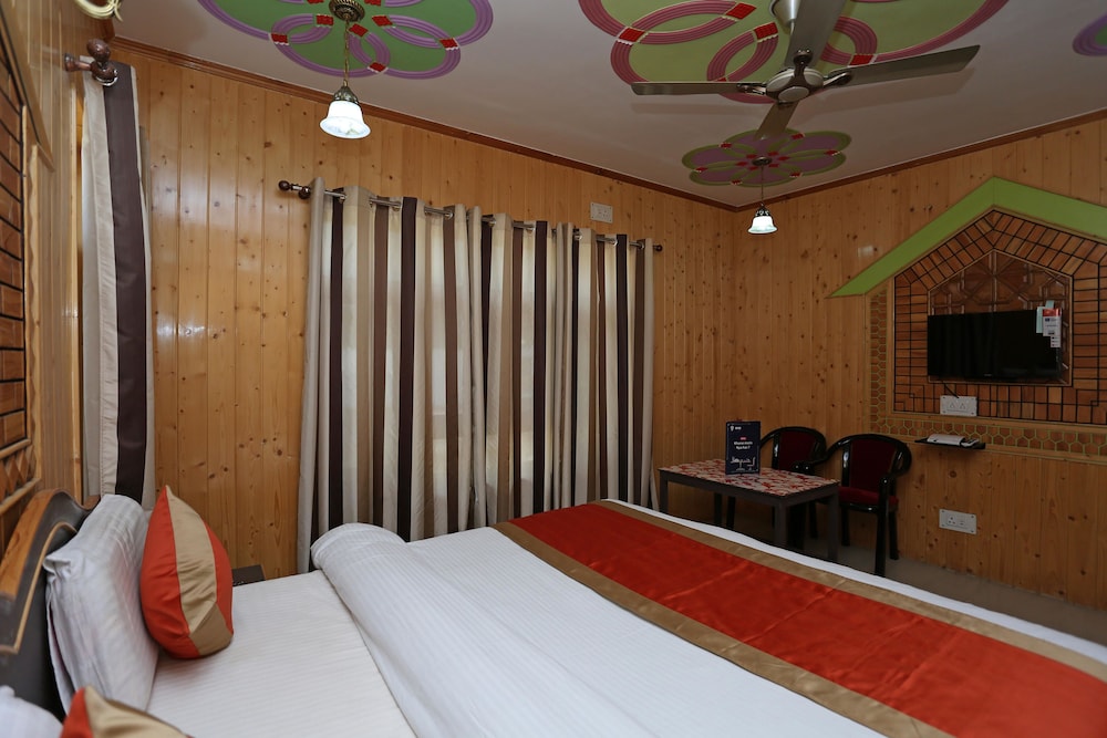 OYO 4484 Hotel EL Classics