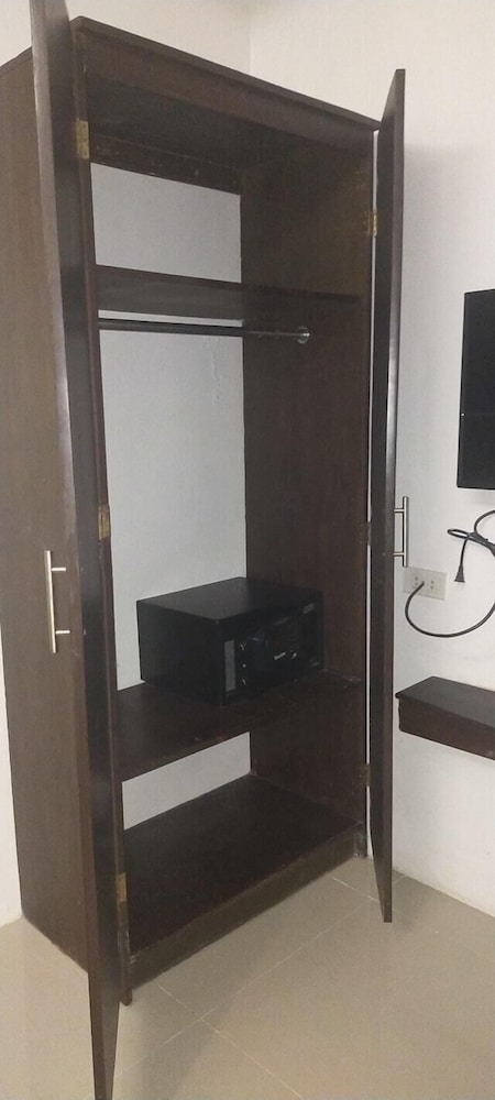 Hidden Pearl Hotel - Janus Luxury Suites