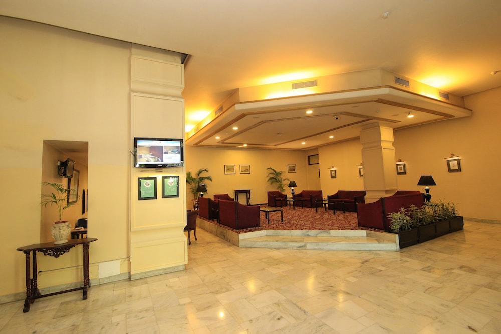 Hotel Dynasty