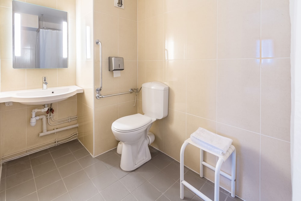 B&B HOTEL Paris Le Bourget