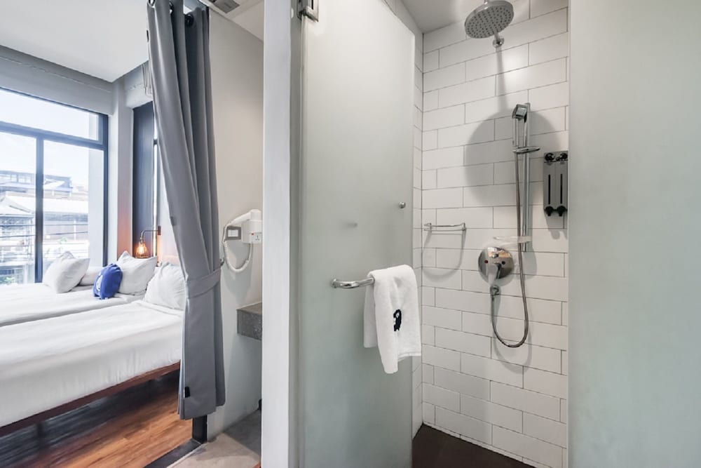 Kokotel Bangkok Surawong