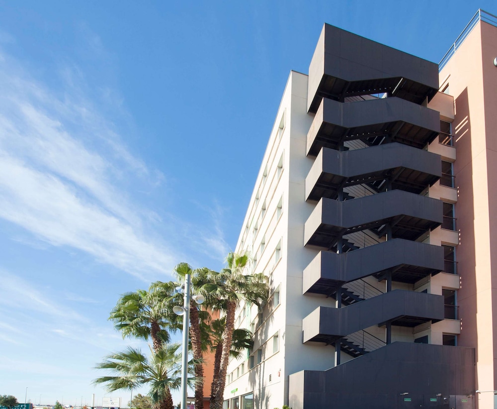 Travelodge BCN Cornella Fira