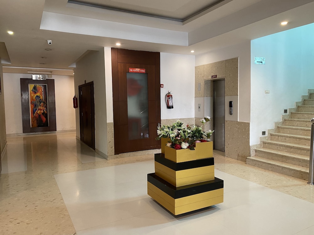 Hotel Ananya Regency - Gateway to Corbett