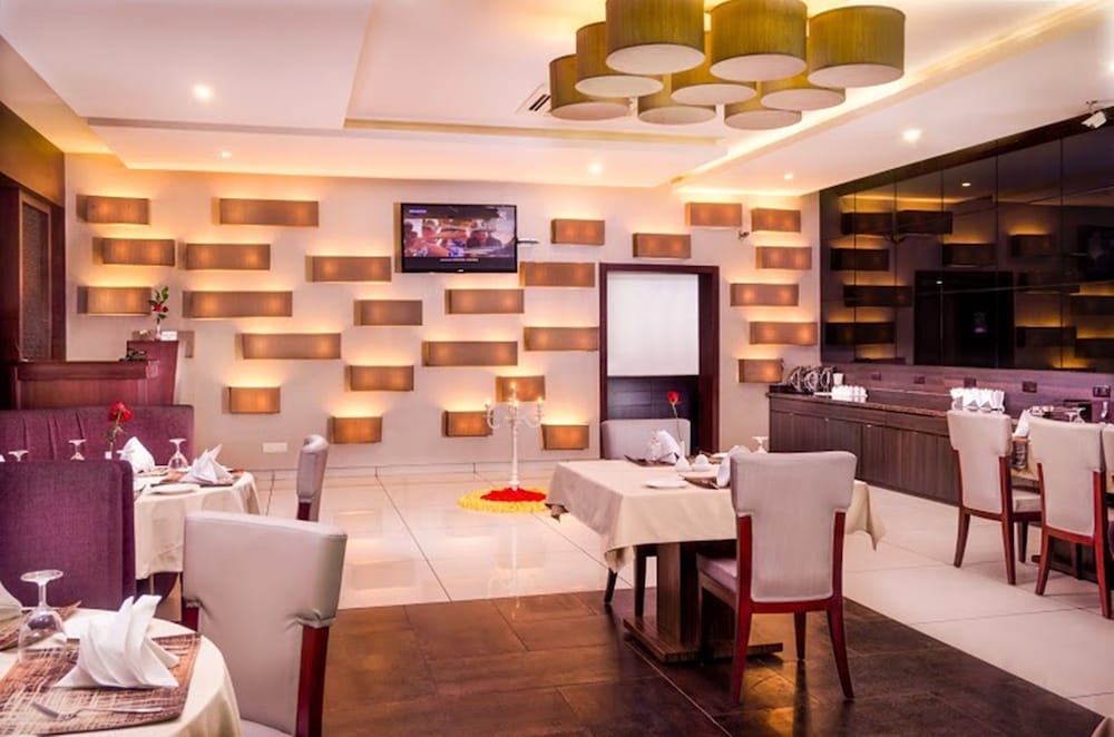 Hotel Ananya Regency - Gateway to Corbett