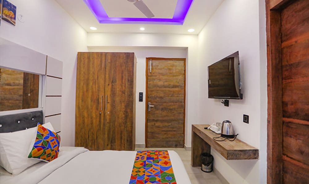 FabHotel F9 Noida Sector 27