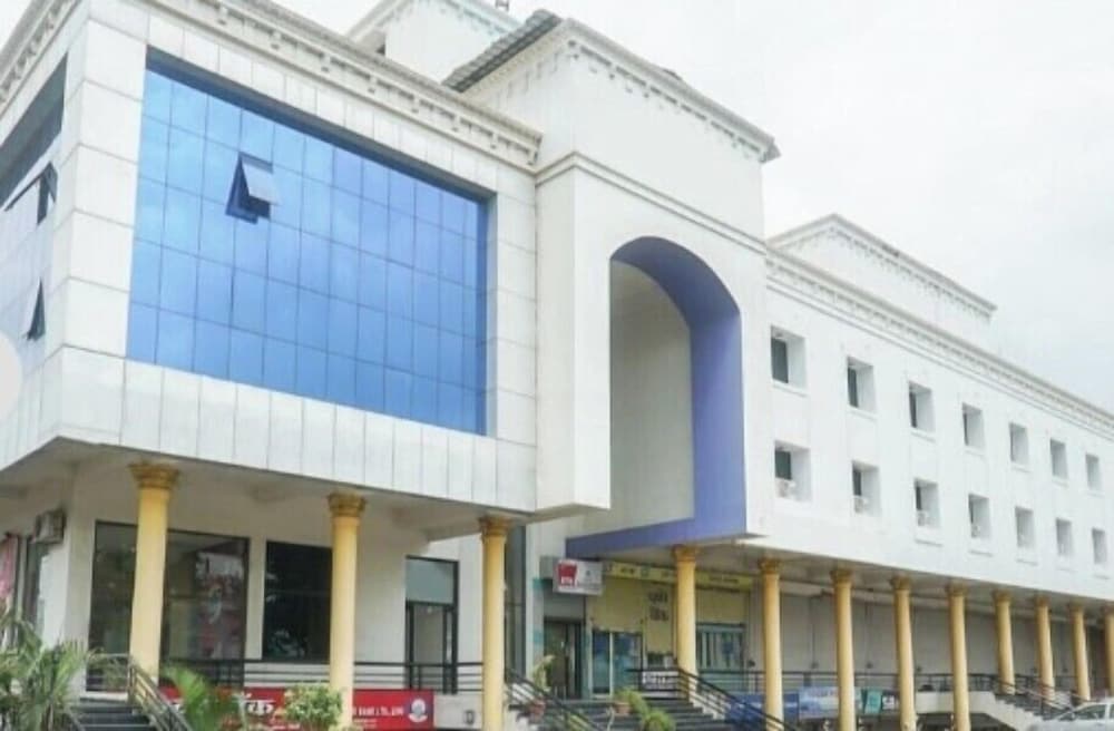 ZiP By Spree Hotels  Shirdi (Walkable from Saibaba temple)