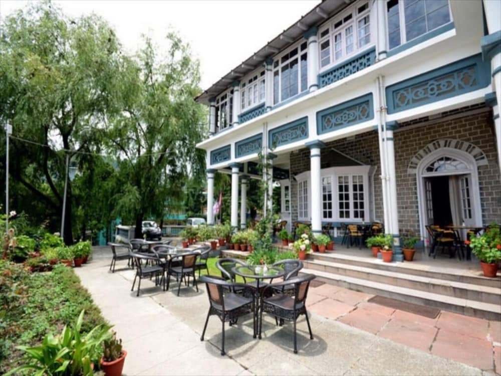 The Palace Belvedere (Walkable Distance from Mall Road)
