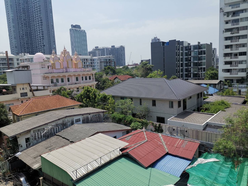 Hide Bangkok Hostel
