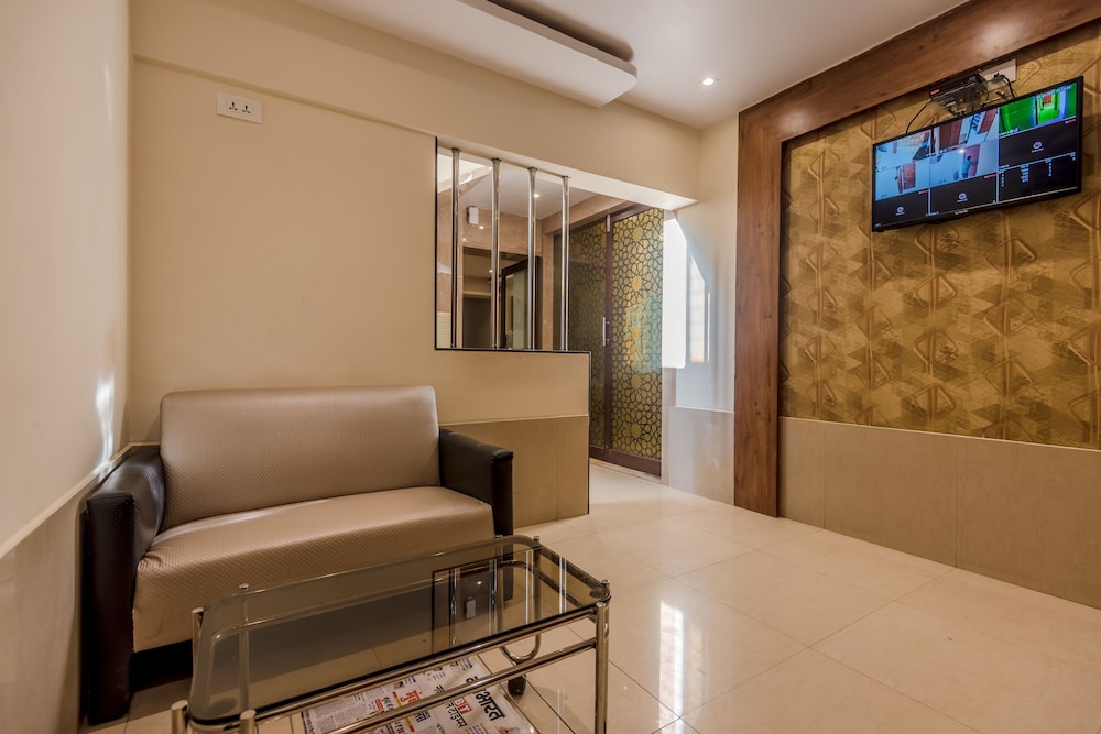 Oyo 8363 Hotel Royal Inn