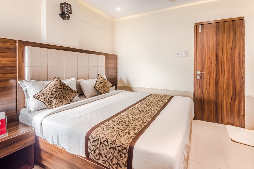 Oyo 8363 Hotel Royal Inn